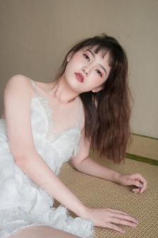 《年轻女教师4》免费观看